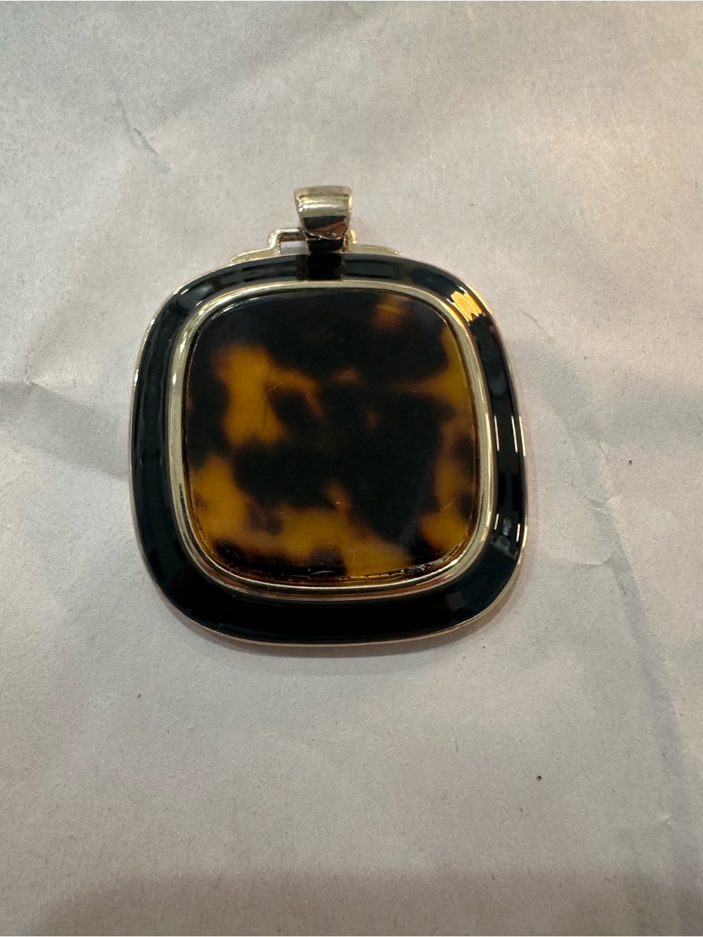 Tortoiseshell Pattern Pendant - Black & Brown